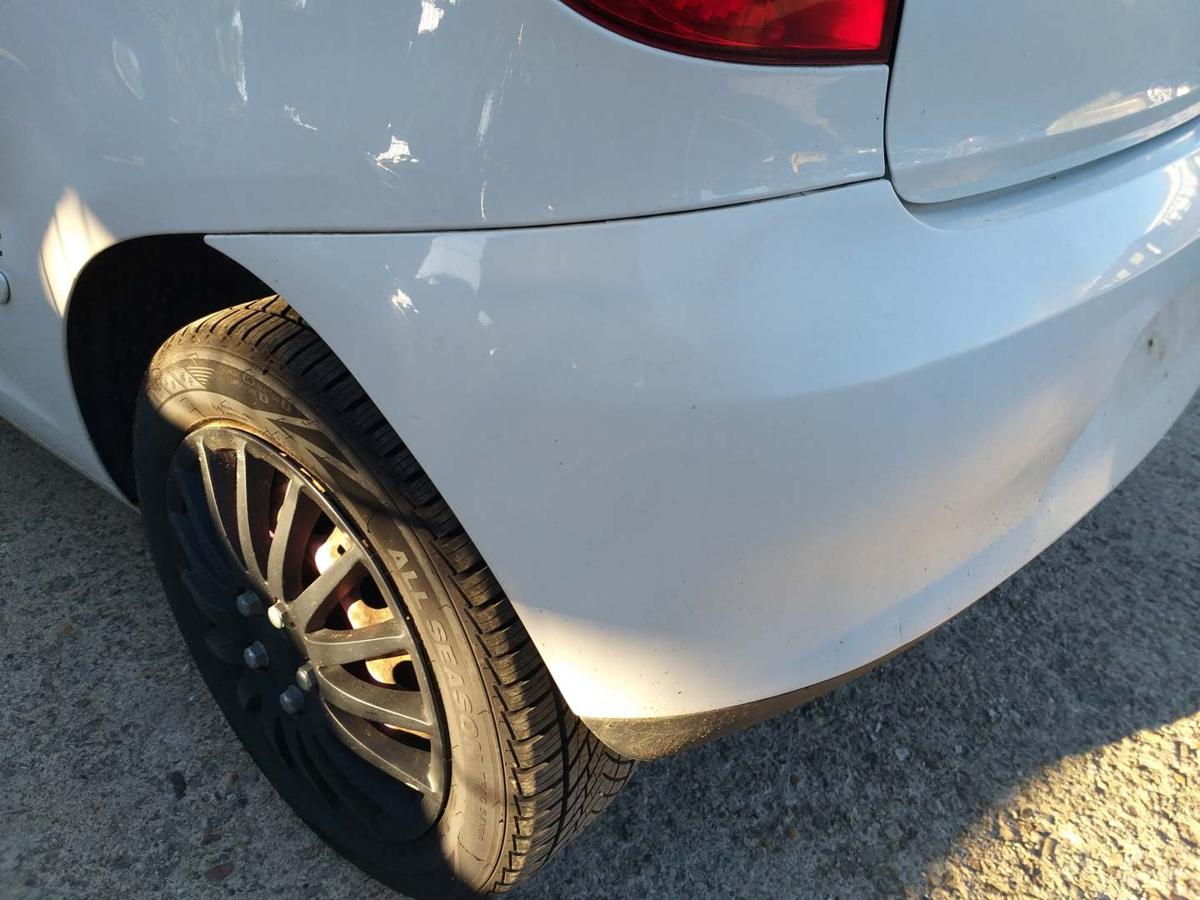 VW Fox original Stoßstange Stossfänger hinten LB9A Candyweiss Bj.2010